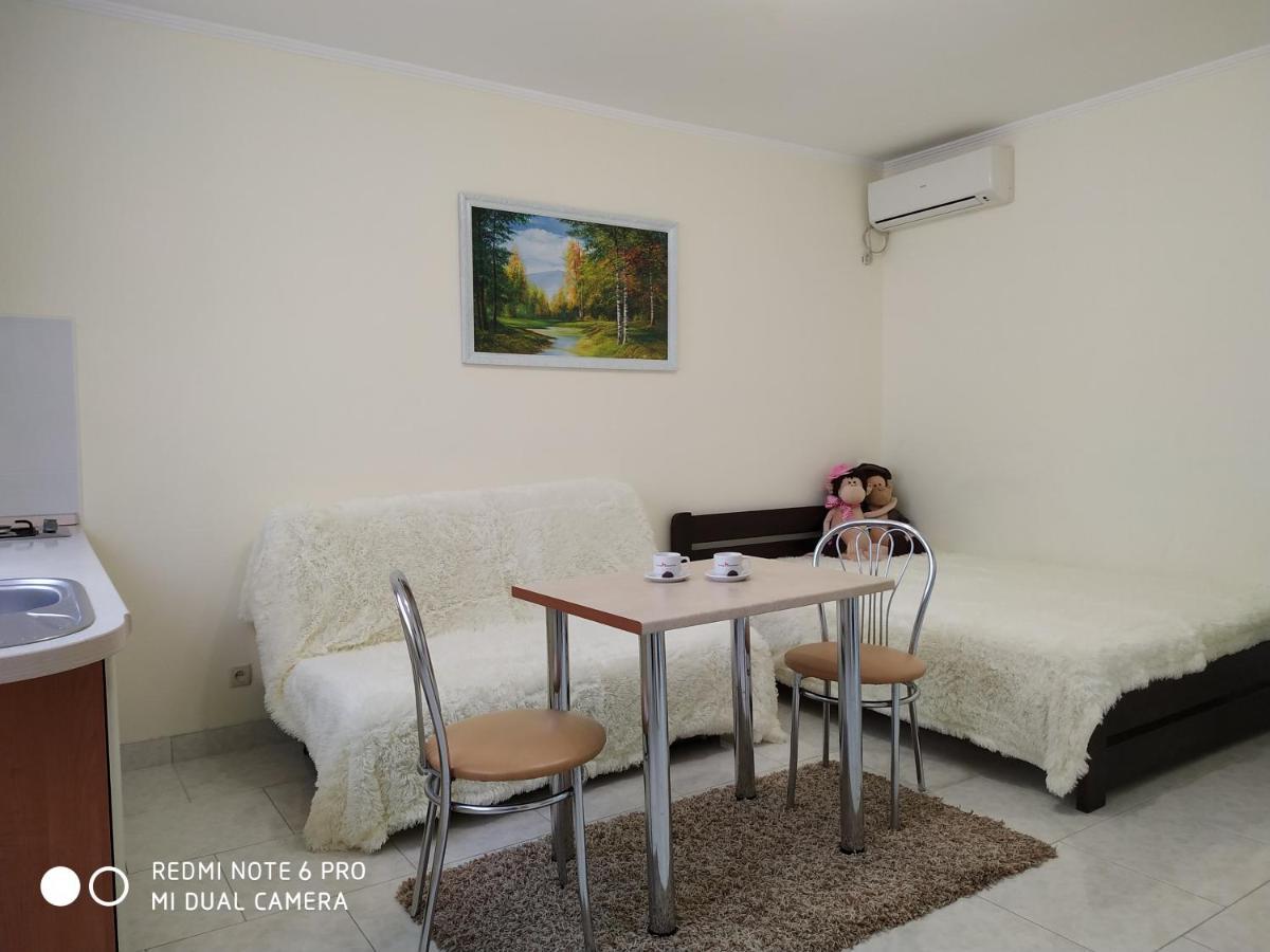 Guest House Butterfly Wing Odesa Exterior foto