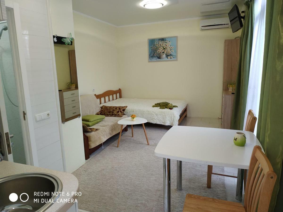 Guest House Butterfly Wing Odesa Exterior foto