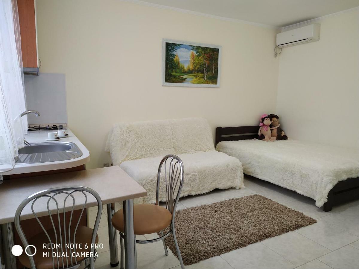 Guest House Butterfly Wing Odesa Exterior foto