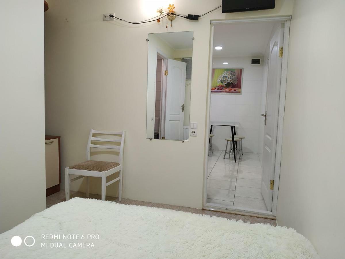 Guest House Butterfly Wing Odesa Exterior foto