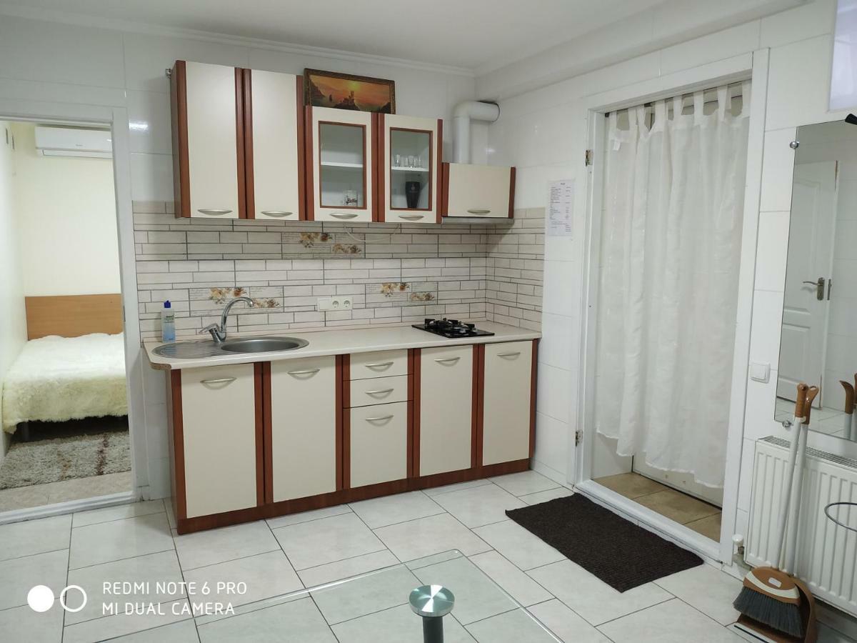 Guest House Butterfly Wing Odesa Exterior foto